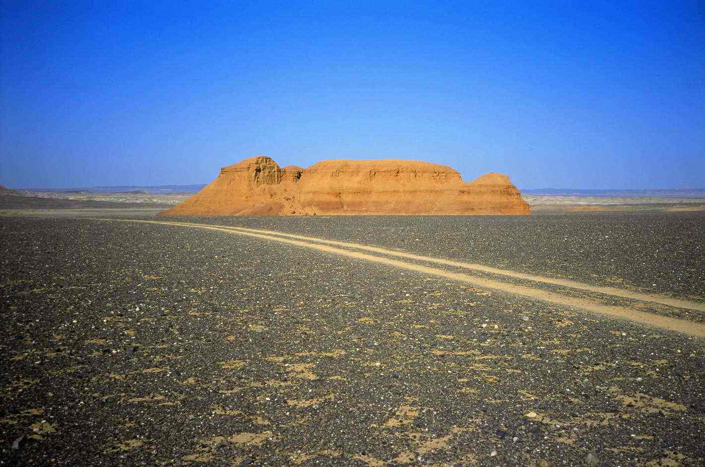 新疆这个地方一片荒漠,门票却高达30万一张,去