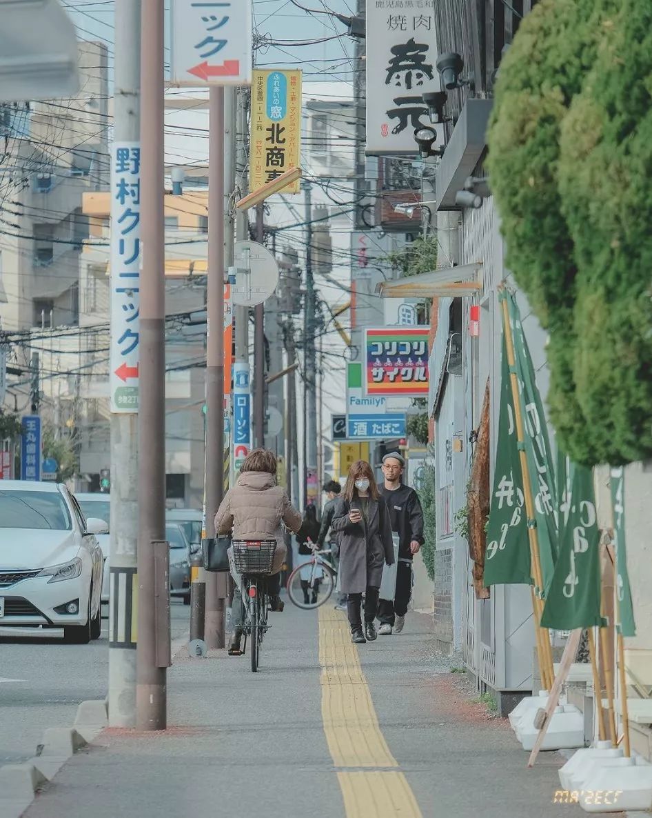 所以经常去日本旅居 几乎每天都在ins上 po一张日本的街景照 虽然是