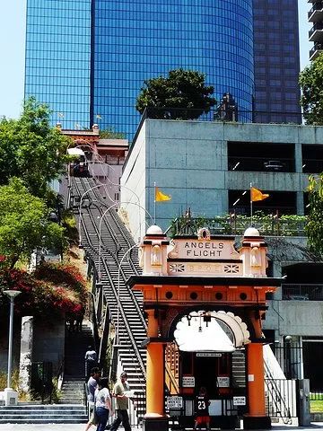 在奇异瑰丽的「天使之城」挑战世界上最短铁路angels flight!