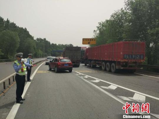 从山西高速交警获悉,五一假期期间,山西侯平高速公路突发大巴起火事件