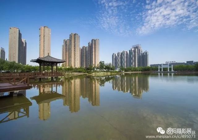 高楼湖水绿地相间洛阳城市中轴线上兴洛湖公园惊艳美景