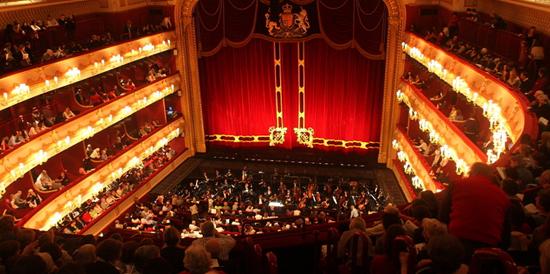是伦敦首屈一指的歌剧院,也是世界上著名的大剧院,不但装修富丽堂皇
