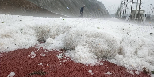 4月30日午后,泸州市古蔺,叙永部分地区遭遇局地强对流天气,一场冰雹