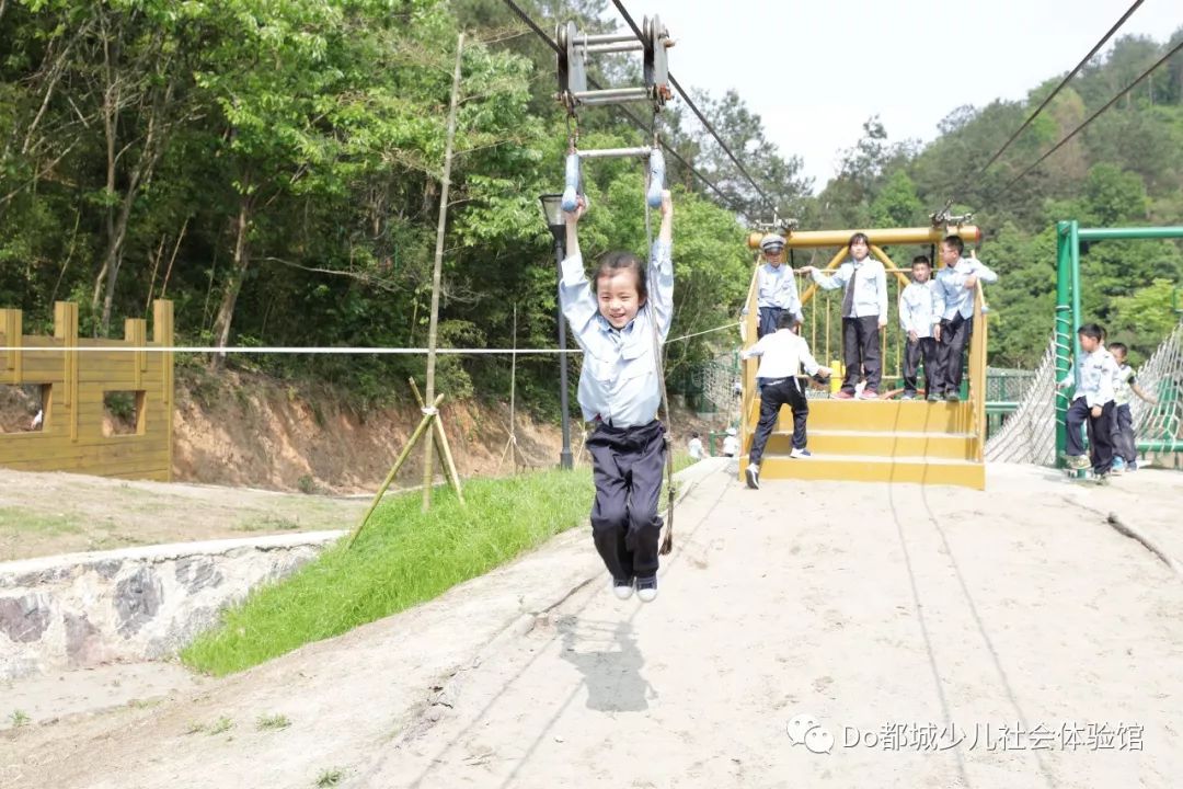 看杭州少年交警中队洞桥营地