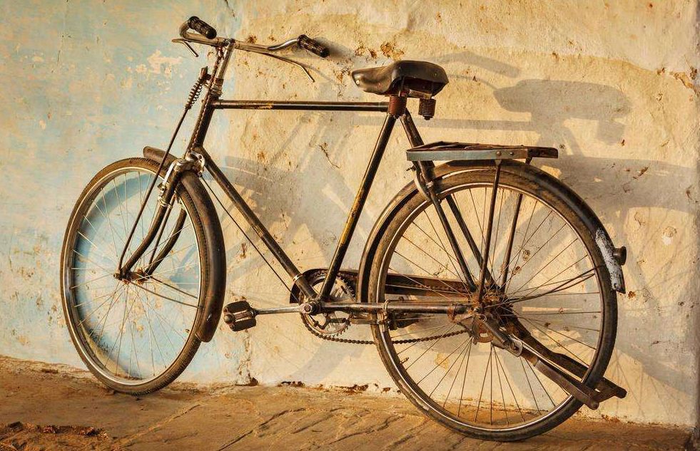 一张老报纸值一万,一辆老自行车换半套房!原来这些老物件这么值钱!