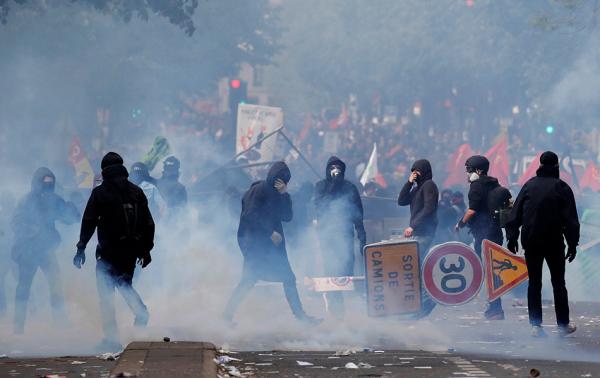 法国巴黎五一游行发生骚乱,法总理:280多人被
