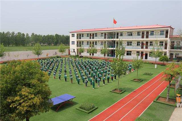 一所乡村学校为何远近闻名,走进西华县奉母镇,探访东方双语学校图片