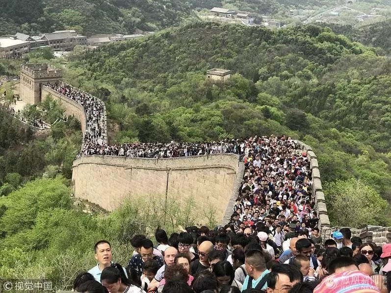 五一假期的长城竟然拥挤成人肉长城