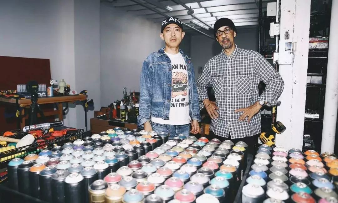 nigo 和 futura(图片来源:google)futura 作为资历比 kaws 有过之而无