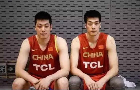 可是在这个夏天,任骏飞依旧进入了中国男篮的大名单,可是任骏威