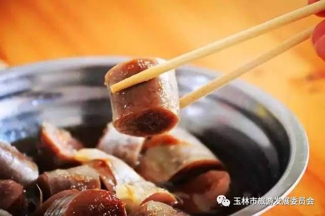 猪肠糕是崇左天等县最具地方特色的小吃,由于它味香可口,多吃不腻,且