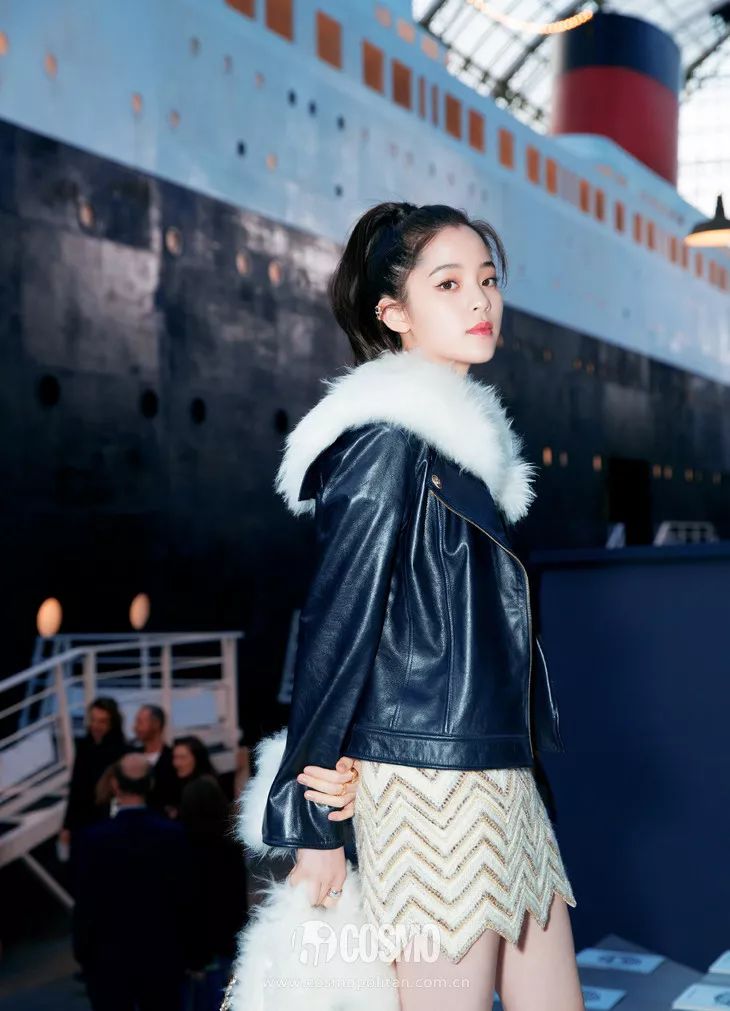 欧阳娜娜亮相chanel 2019早春系列