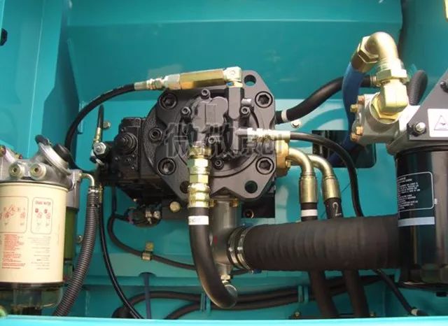 液压油箱在液压系统中的主要作用为储油,散热,分离油中所含空气及
