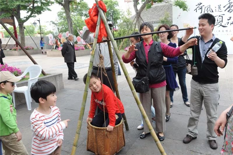 立夏还有秤人的习俗.