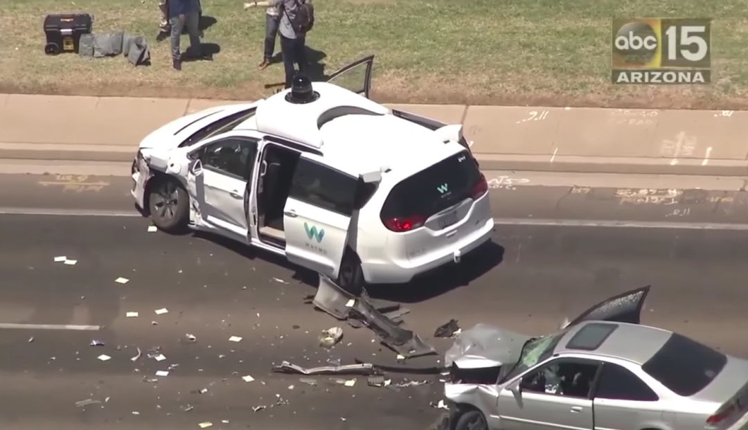Waymo无人车在亚利桑那州卷入交通事故，自动驾驶的安全性问题再次摆上台面
