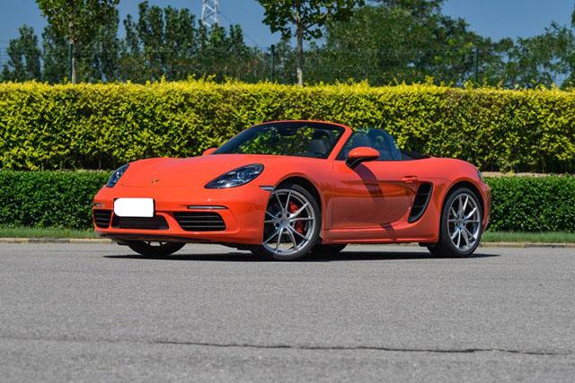 保时捷旗下入门敞篷跑车718 boxster,指导售价58.80-85.80万