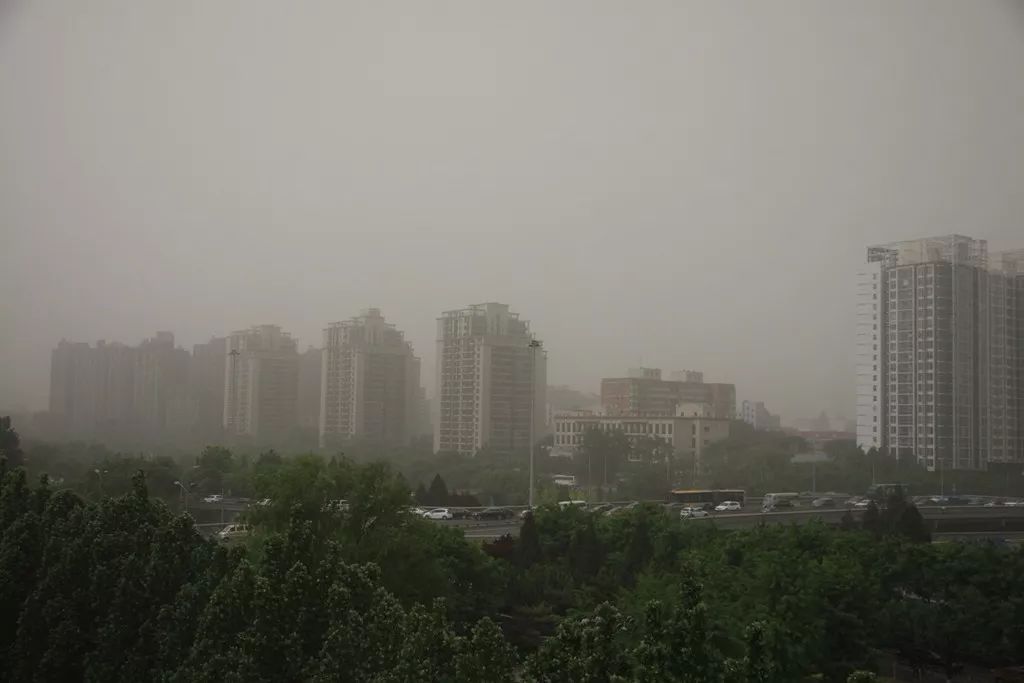 北京今日山区有降雨,局地有扬沙!下周天气提前看