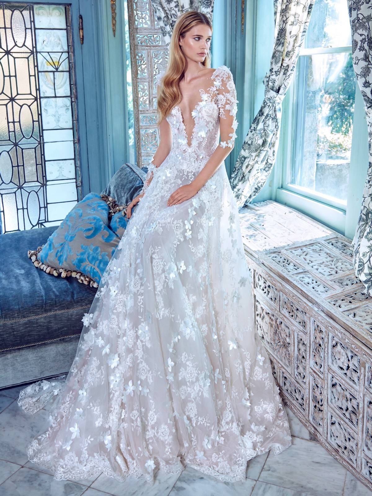 2018婚纱样册版设计_GattiNolli的品牌设计充满活力婚纱与礼服