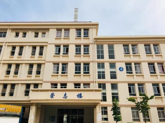 云南大学滇池学院⊙滇池学院,你好!