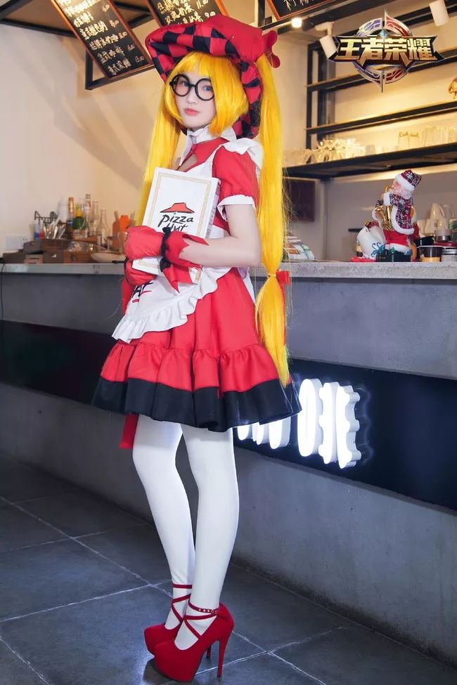 王者荣耀安琪拉魔法小厨娘cos,唯有爱与美食不可辜负