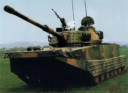 63a水陆两栖主战坦克2重: 40500kg车身总高度:2800mm车身总宽度:3410