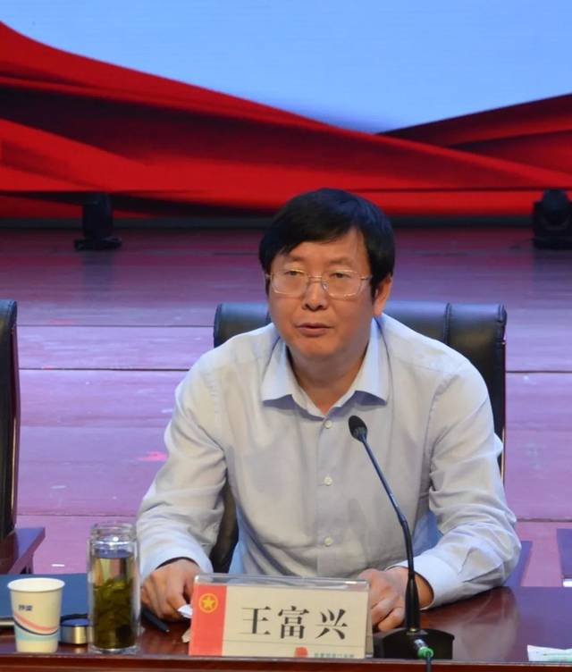 盛世的青春周口青年志愿者为省十三运会有序进行举行誓师大会