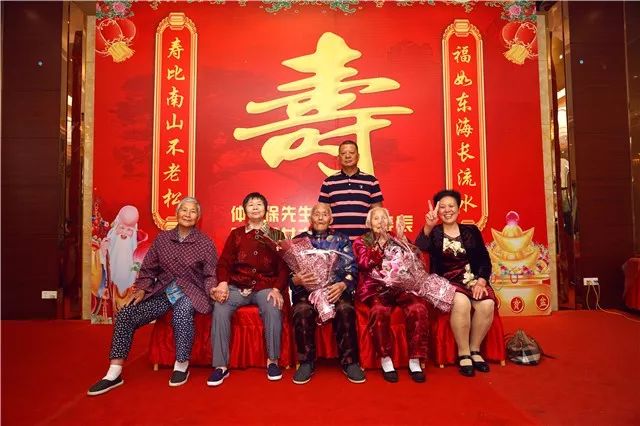 【羡慕】81年,锦丰有对钻石婚老夫妇晒幸福