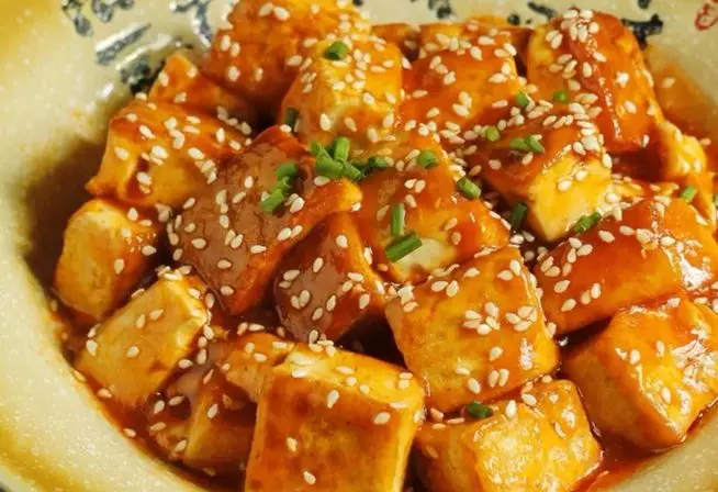 番茄酱豆腐   本人于2016年去南京旅游,对南京食物的印象深刻,特别