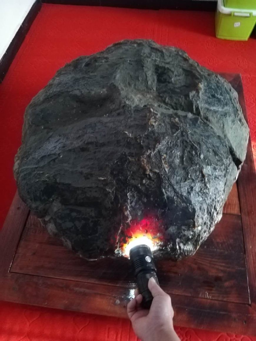 199公斤!全球最大琥珀原石抵达松岗 为深圳文博会预热