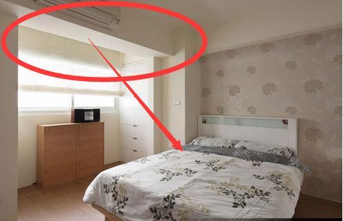 4,卧室床头上方不压梁化解方法:厨房前可以利用吧台的高度,来阻挡视线