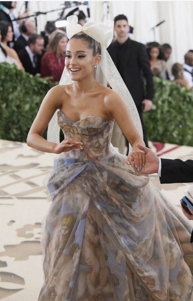 ariana grande in vera wang