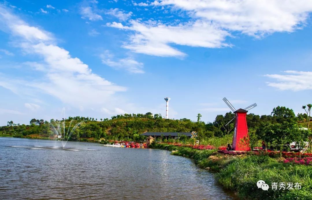 "花雨湖生态休闲旅游区"位于南宁市青秀区南阳镇,花雨湖旁边便是烟波