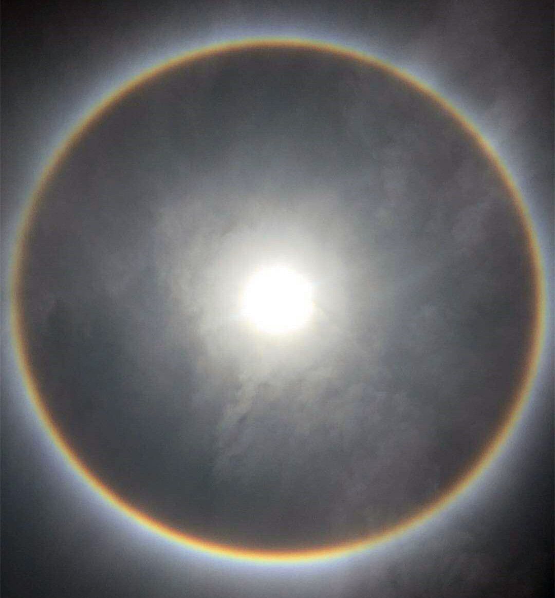 今天,浙江上空出现了圆圈彩虹?