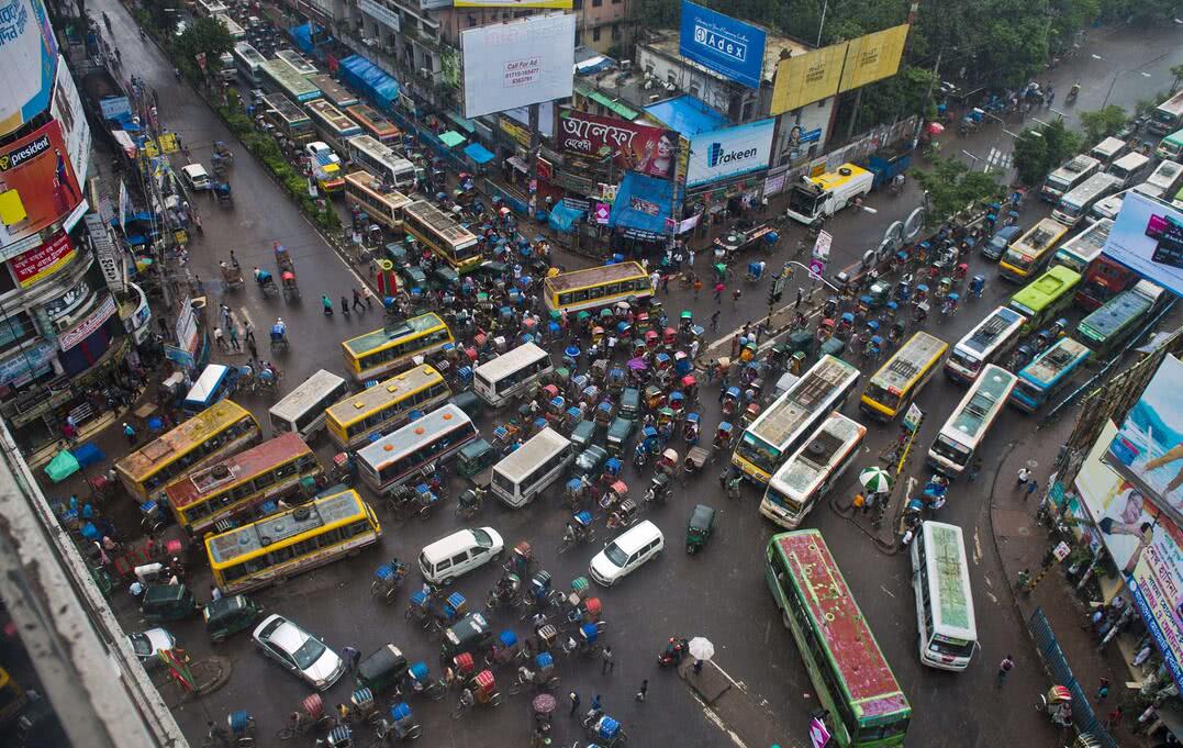 全球最拥堵的城市,整条马路成了停车场,走路比打的还快