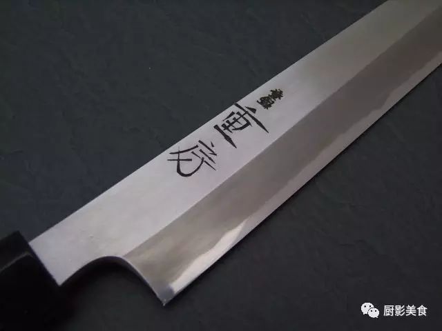 日本料理的刺身和厨刀