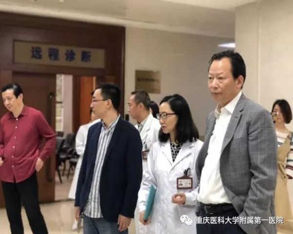 在重医附一院放射科李咏梅副主任的带领下,胡志华技师长,吴家会副护士