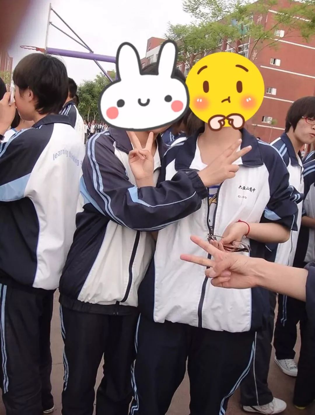 我们手绘了银川17套中学校服……哪件有你的青春?