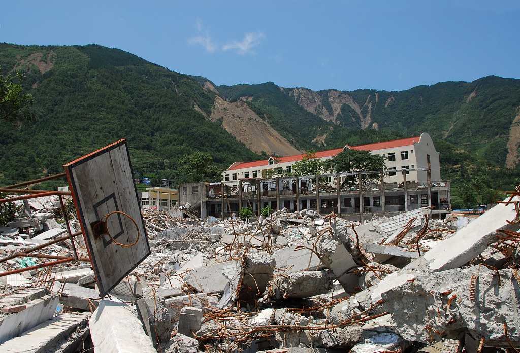 2008年7月22日,北川中学地震现场. 视觉中国 资料图