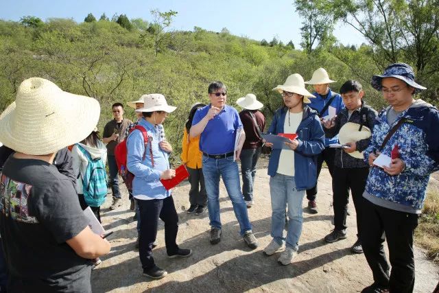 国家级教学名师 颜丹平 全国高校黄大年式教师团队负责人王根厚,国家