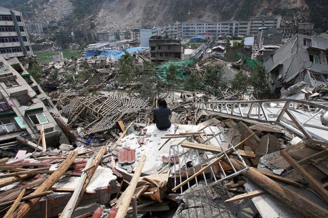 汶川地震十周年:涅盘重生后,我佯装只看到了你微笑的