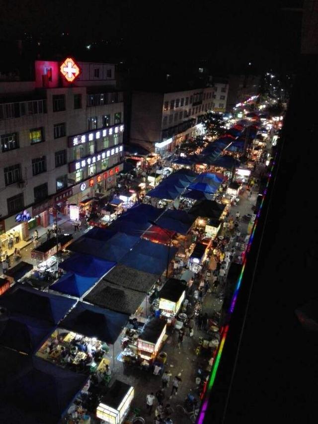 红光夜市同样还有更多的人对红光夜市同样陌生.