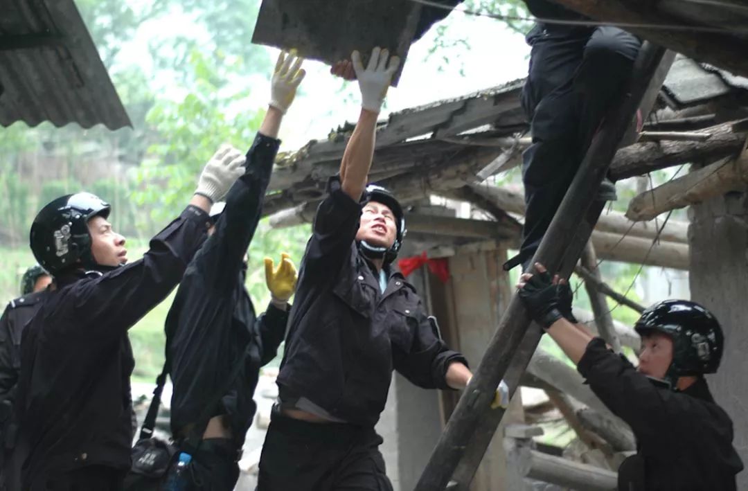 汶川地震10年丨浙江特警援川突击队总指挥首次披露汶川救灾细节:千里