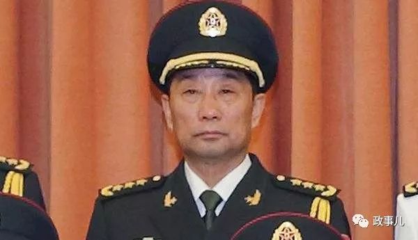 他升任原成都军区司令员,2015年7月,李作成晋升上将,并于次月任陆军