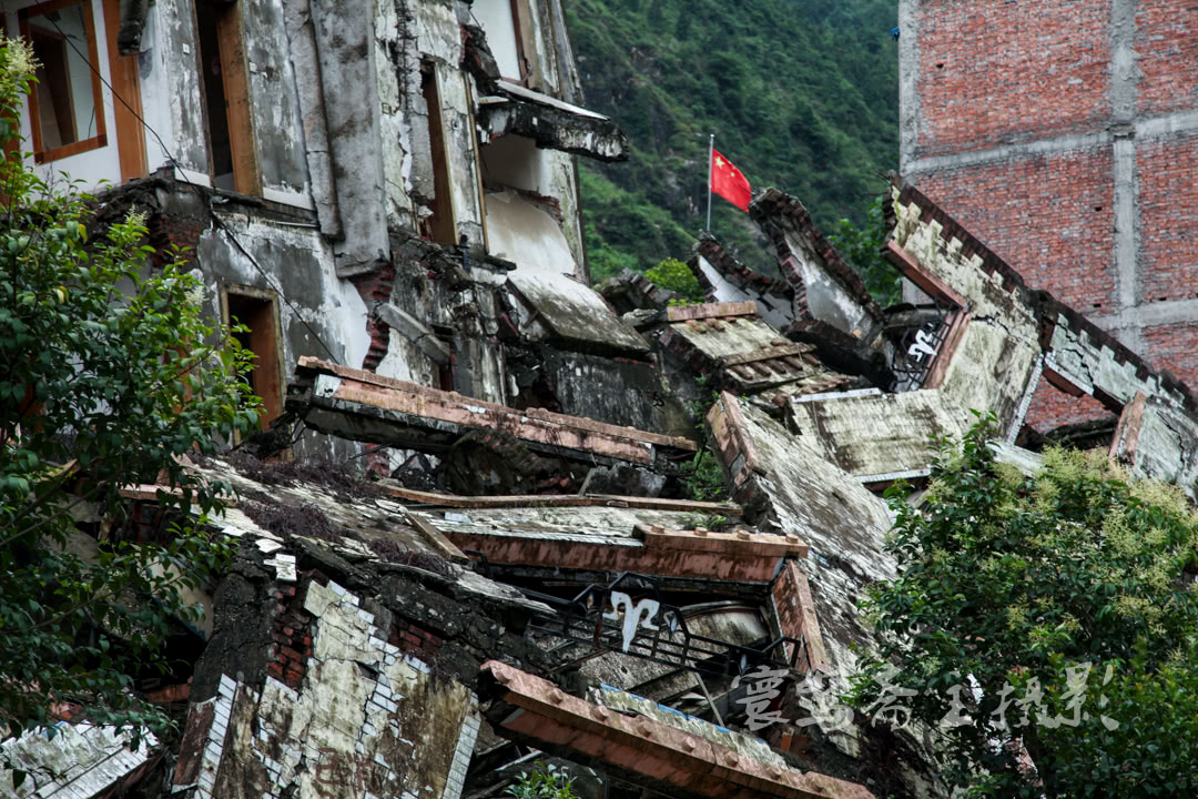 汶川地震十周年缅怀遇难同胞带你走进老北川的地震遗址看看