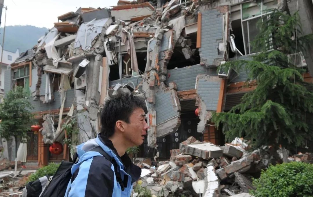 2008年5月14日,地震后的四川绵竹.