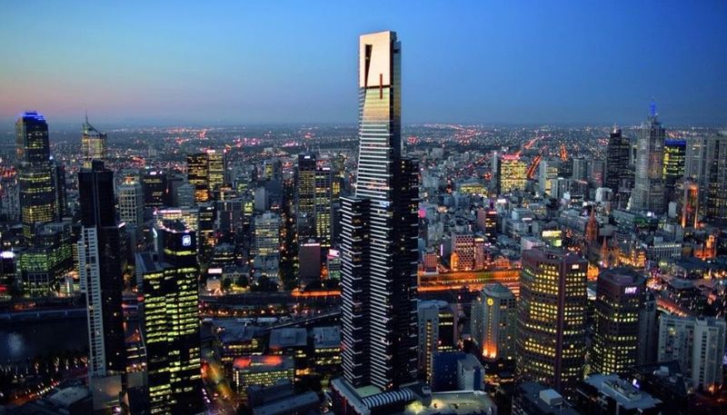 位于南岸(southbank)的尤里卡楼(eureka tower)是目前墨尔本