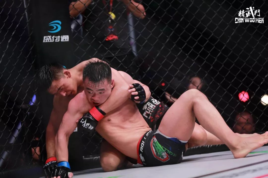 5kg)的比赛在新晋mma世青赛冠军付康康(鑫江搏击)和"新疆双子星"之一