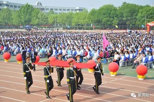 【新济阳|视点】济北中学举办18岁成人礼,又是全场飙泪