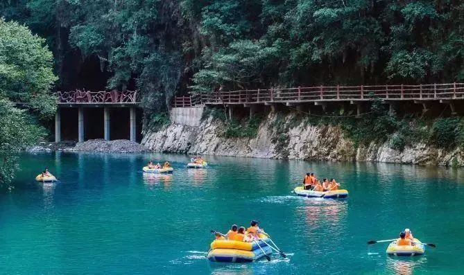 巴人河景区