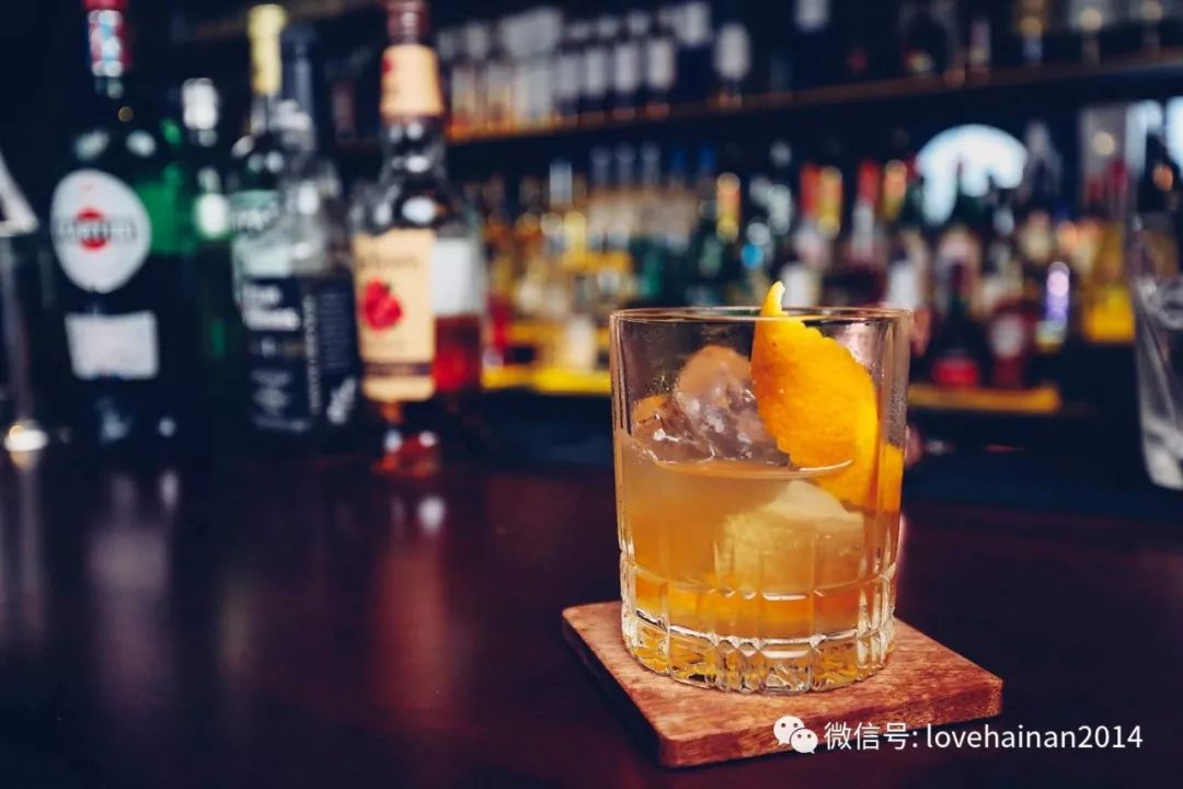 如果把古典比做人 那么它一定是位思想独立的成熟女性 whisky sour